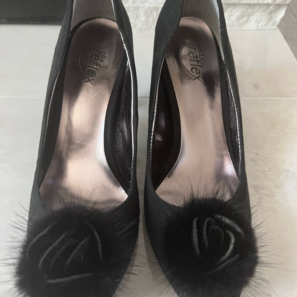 Mods Reflex gently worn black suede plush 3 inch heel, size 7M